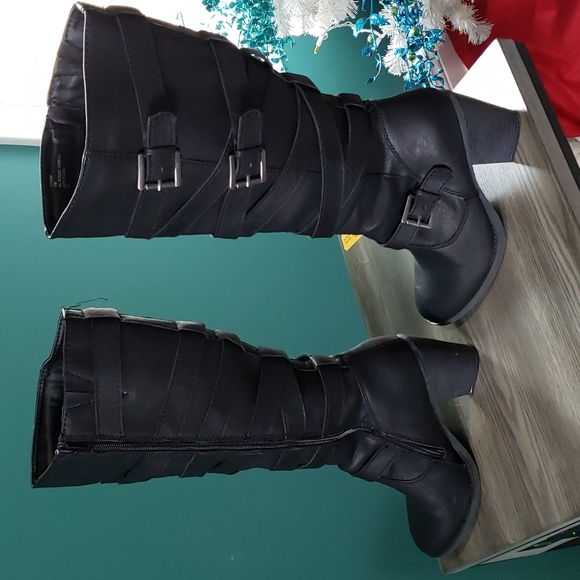 Madden Girl Kiickbak Heel Boots Black Pari Size 10 Womans with Buckles - Picture 4 of 10